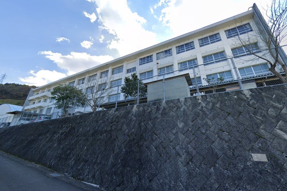 桑原中学校